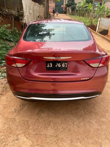 Chrysler 200 essence à vendre