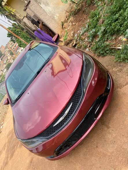 Chrysler 200 essence à vendre