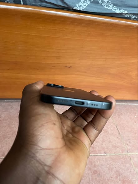 iPhone 15 Simple 128Go