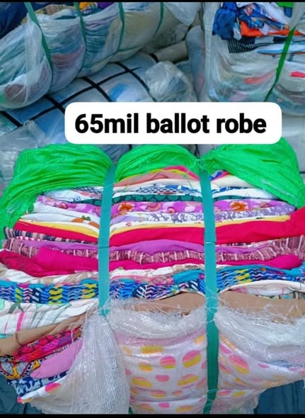 Ballot robes crèmes disponibles