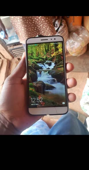 Smartphone Huawei P20 Lite – 64 Go / 4 Go RAM