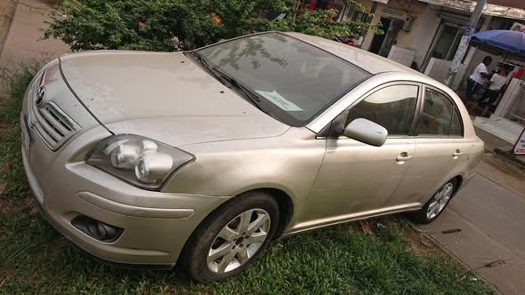 Avensis tête de cochon 2004 à vendre