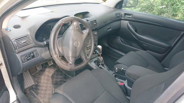 Avensis tête de cochon 2004 à vendre