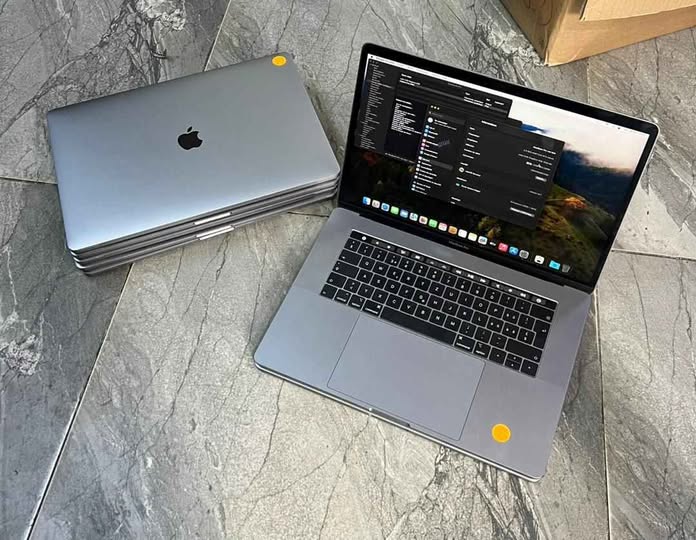 2019 Apple MacBook Pro 15,1 avec Touch Bar