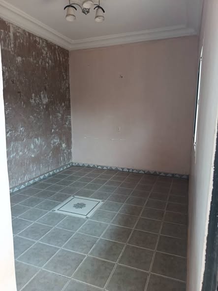 Studio moderne à louer à Odza