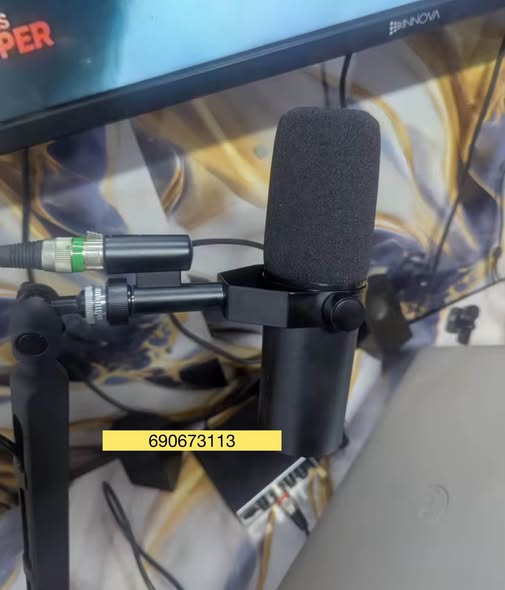 Microphone Shure SM7B available