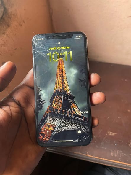 Iphone X 64GB fissuré