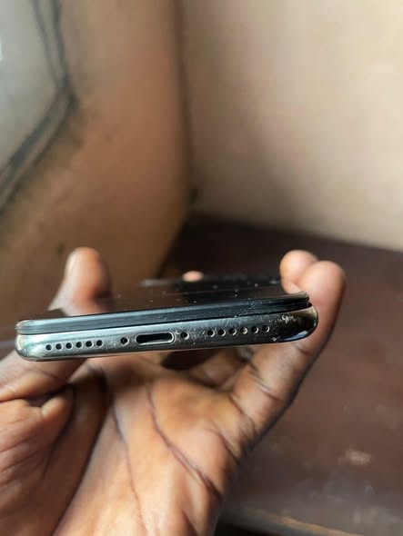 Iphone X 64GB fissuré