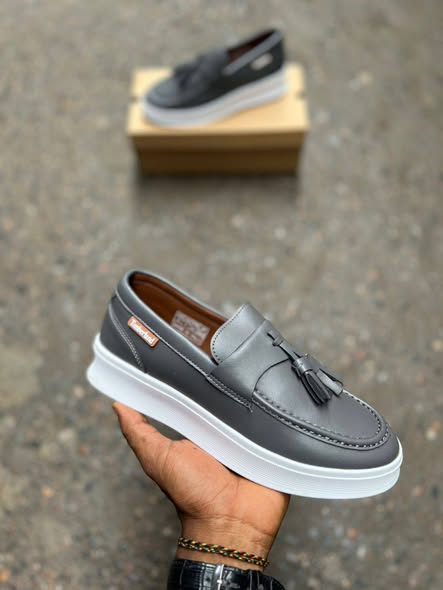 Chaussures élégantes à vendre