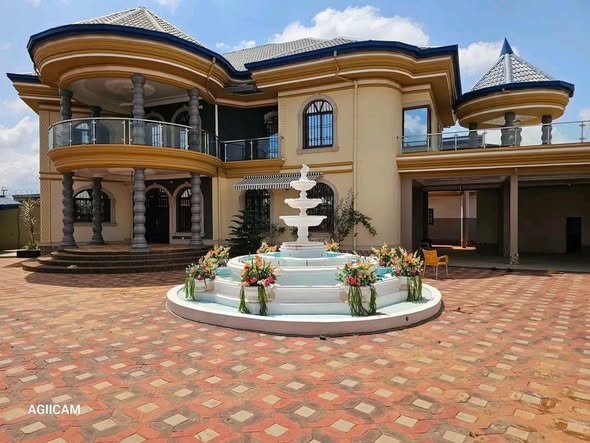 Magnifique duplex haut standing à vendre à Yaoundé ODZA