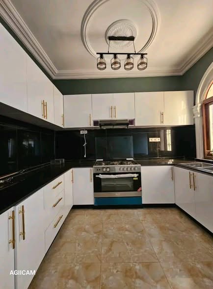 Magnifique duplex haut standing à vendre à Yaoundé ODZA