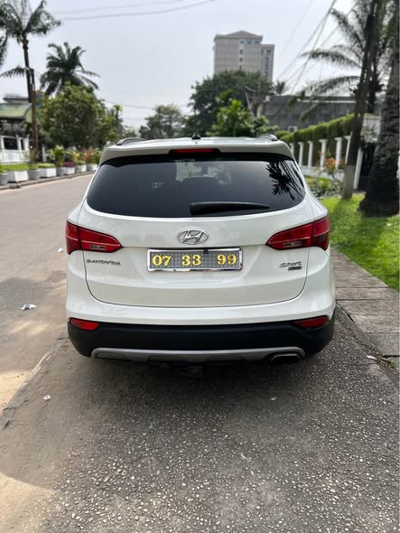Hyundai Santa Fe 2014 – SUV Familial & Robuste