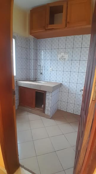 Studio moderne à louer à Nkolbisson