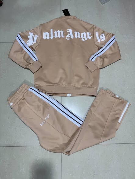 Ensemble enfant disponible au prix cadeau