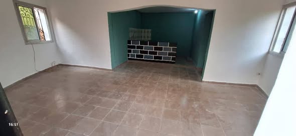 Studio moderne à louer à Ekoumdoum
