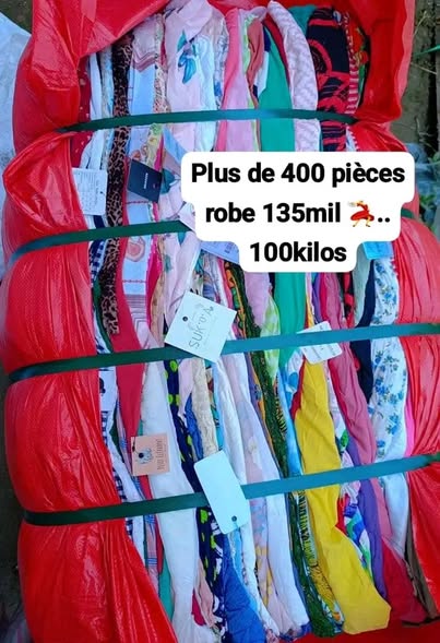 Ballot robes crèmes avec plus de 400 pièces
