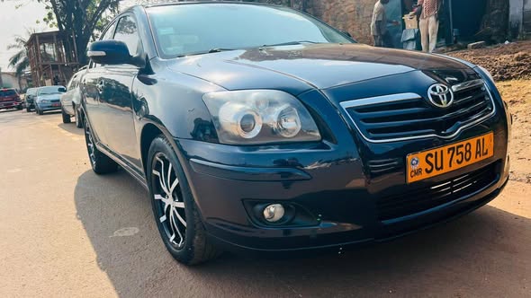 TOYOTA AVENSIS TÊTE DE COCHON LEAFTBAC ANNÉE 2006