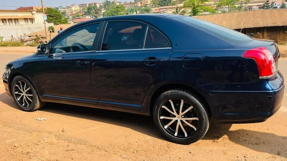 TOYOTA AVENSIS TÊTE DE COCHON LEAFTBAC ANNÉE 2006