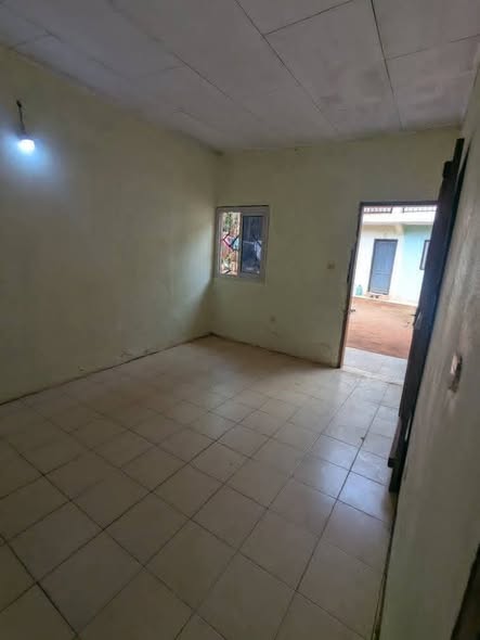 Studio à Nkolfoulou, Yaoundé