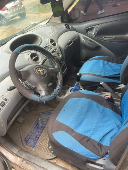 Toyota Yaris 2005 Essence Manuel