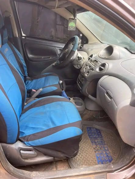 Toyota Yaris 2005 Essence Manuel