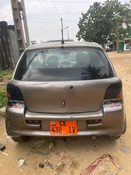 Toyota Yaris 2005 Essence Manuel