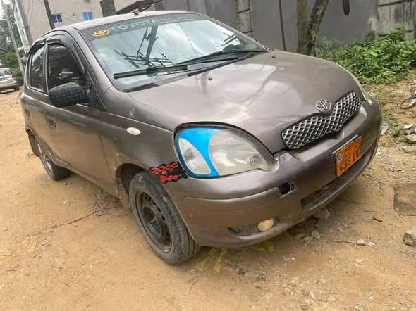 Toyota Yaris 2005 Essence Manuel