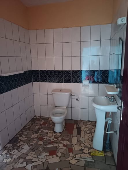 Studio moderne à louer à Odza
