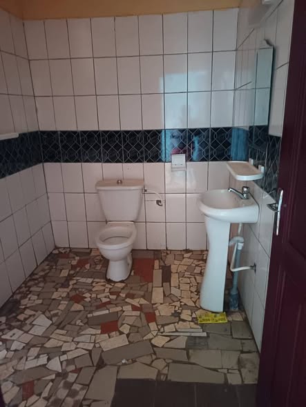 Studio moderne à louer à Odza
