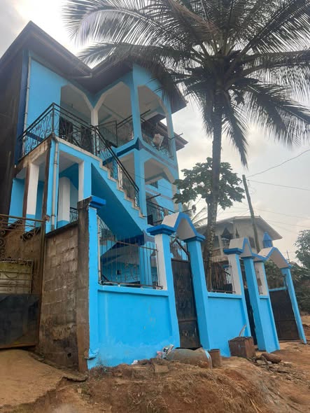 Studio moderne à louer à Mendong