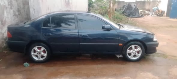 Cho Cho Avensis leafback occasion d'Europe