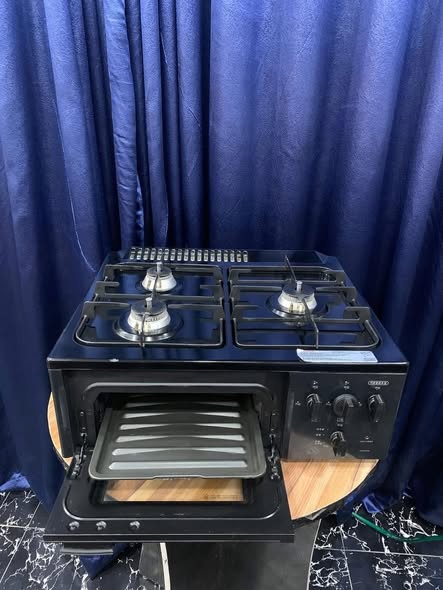 Mini cuisinière à gaz avec mini fours intégrés