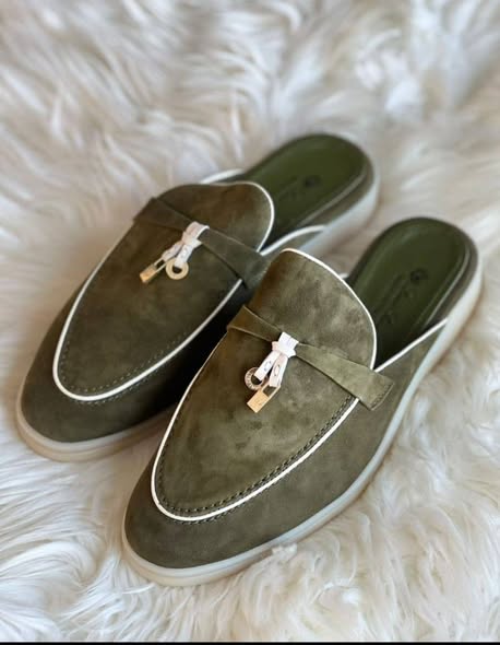 Chaussures disponibles en tailles 37 à 42