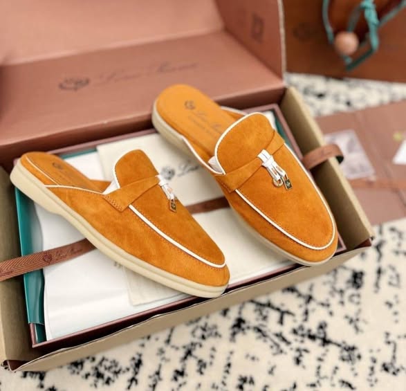Chaussures disponibles en tailles 37 à 42