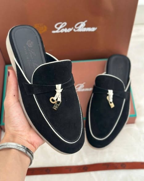 Chaussures disponibles en tailles 37 à 42
