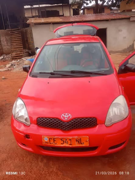 URGENT Yaris 2002 à vendre
