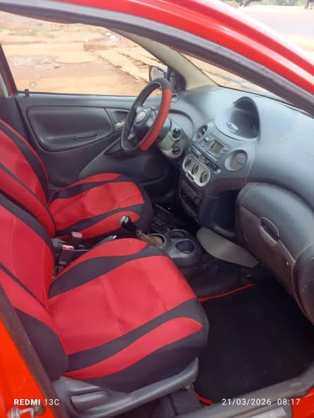 URGENT Yaris 2002 à vendre