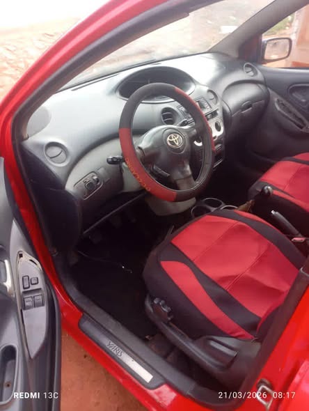 URGENT Yaris 2002 à vendre