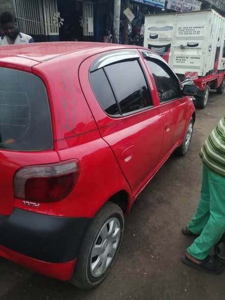 YARIS 2003 à vendre