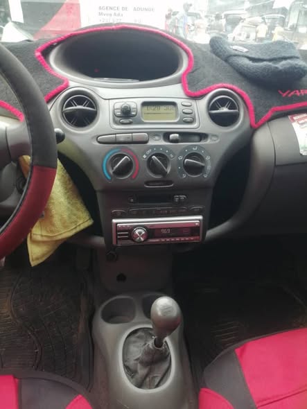 YARIS 2003 à vendre