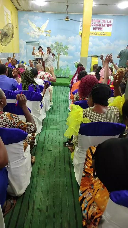 Culte d'adoration et d'enseignement à Douala