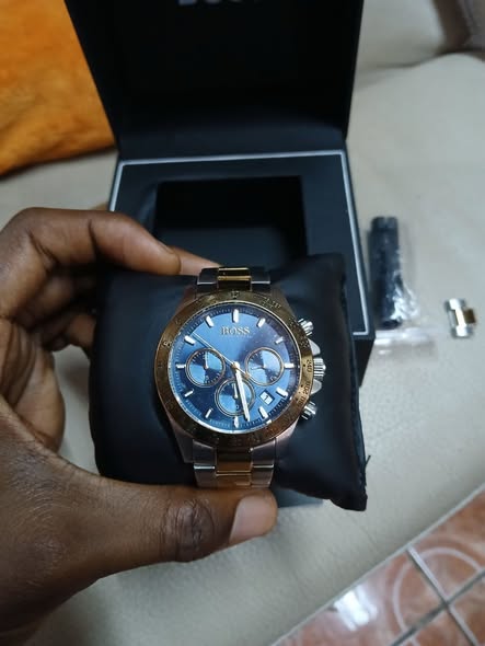 Montre Hugo Boss et tennis Lacoste quasi neuves