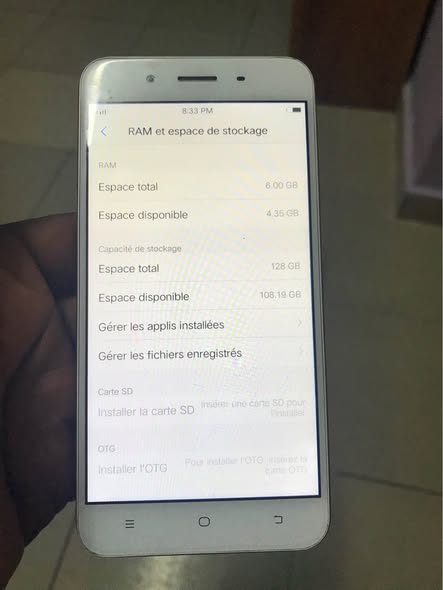 Téléphone Vivo état très neuf
