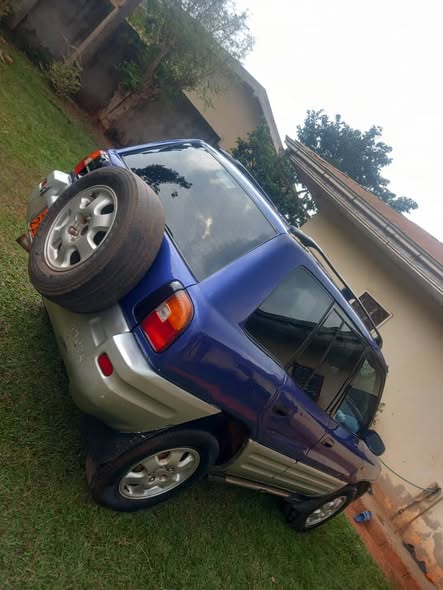 RAV4 99 Manuel essence