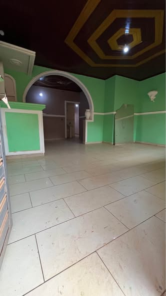 Appartement Semi individuel à louer à Etoudi