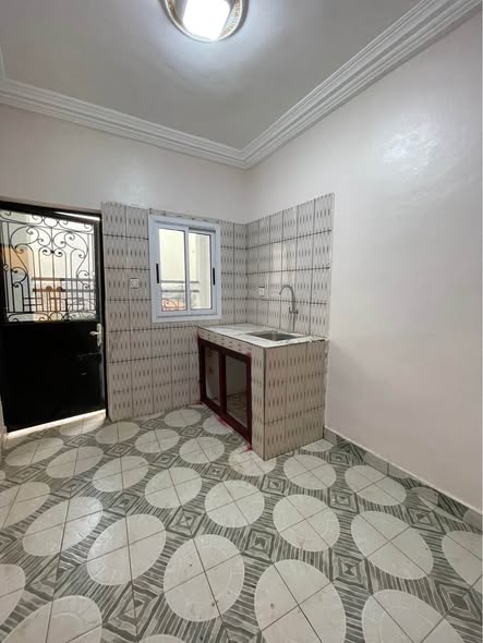 Appartement haut standing à louer à Biyem assi