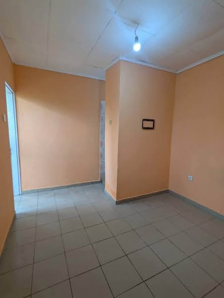 Chambre moderne à Odza Borne 10