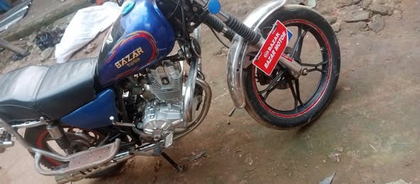 Moto de marque Bazar à vendre