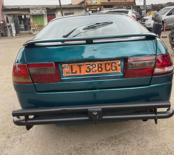 Toyota Carina E moteur essence