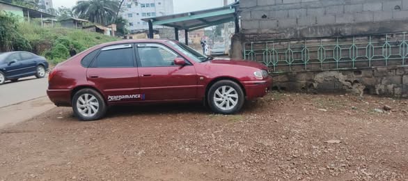 TOYOTA COROLLA 111 MOTEUR ESSENCE VVTI IMPECABLE